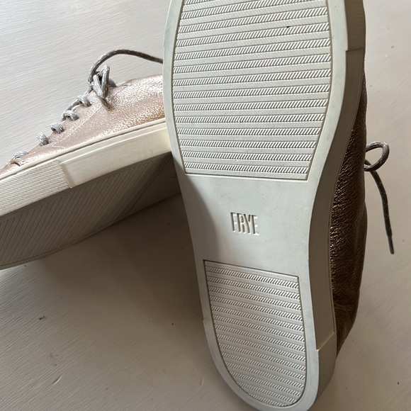FRYE rose gold metallic lace up sneakers 11 - Picture 4 of 9